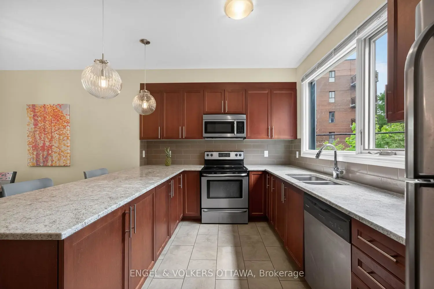 Additional image 7 of 1896 Carling Avenue