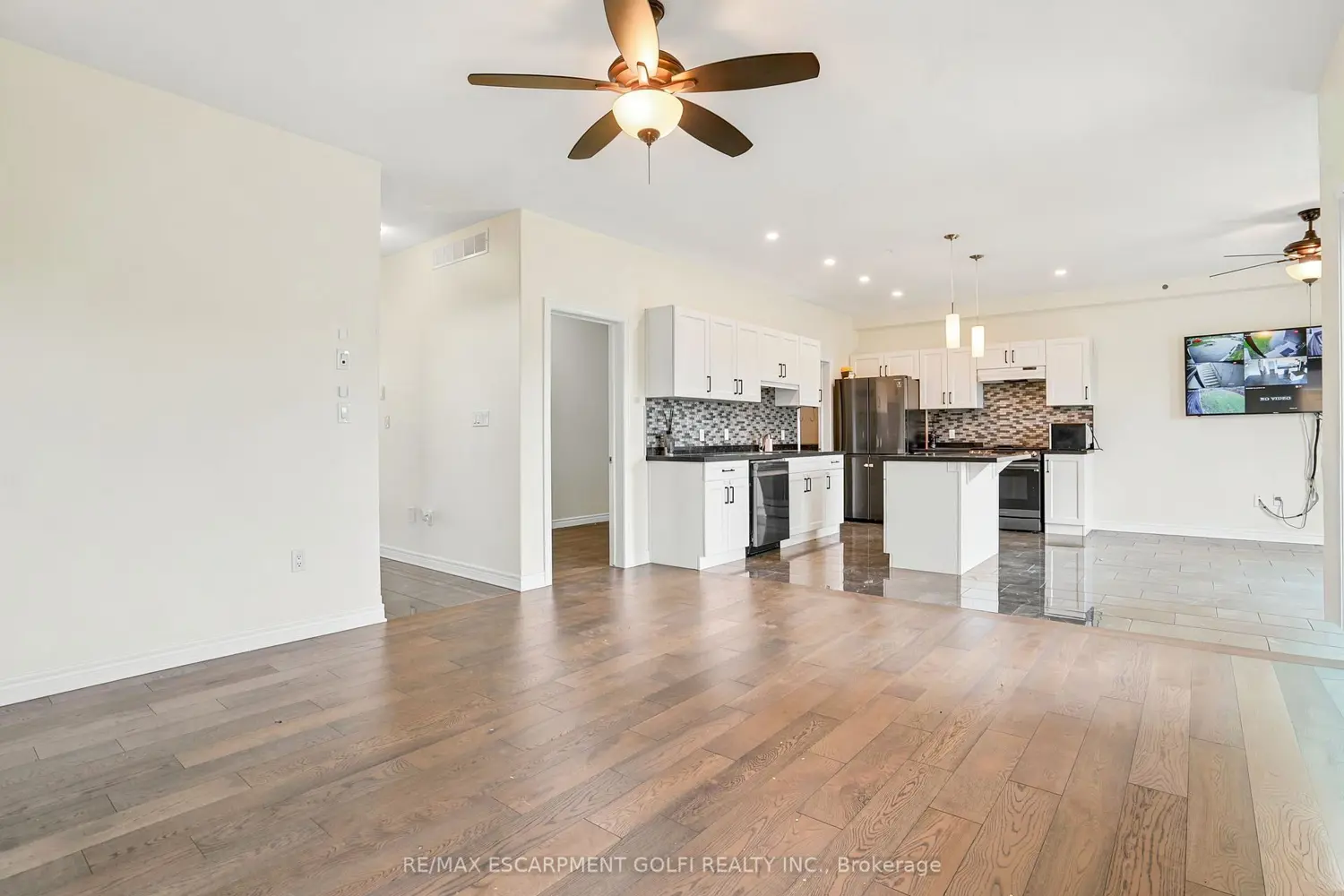 374 Viger Drive photo 4