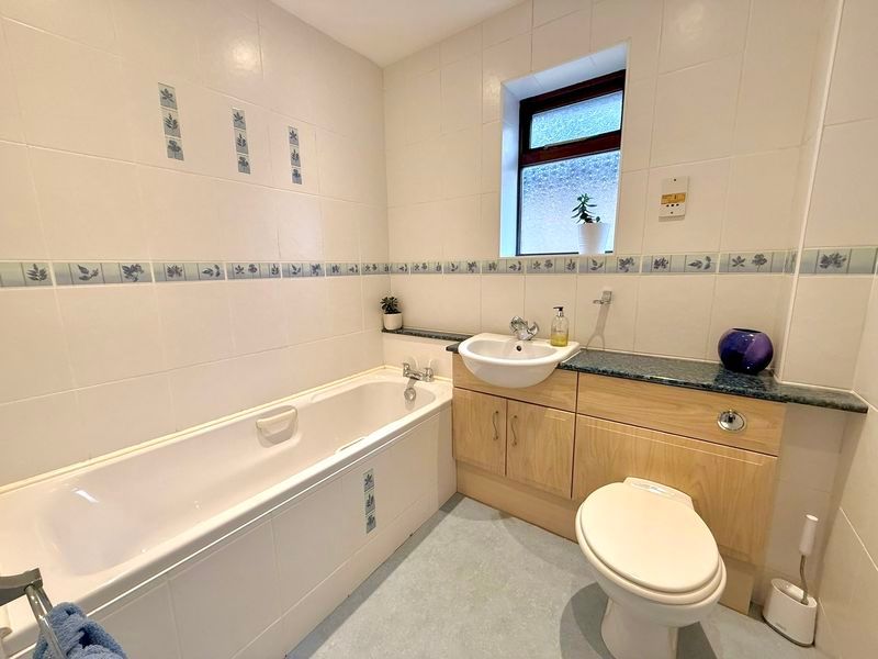 Additional image 16 of 6 bed detached house for saleWest Hill, Dunstable LU6