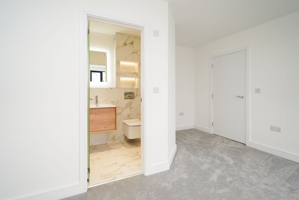 Additional image 24 of 4 bed detached house for sale3 Park Lane, Dronfield S18