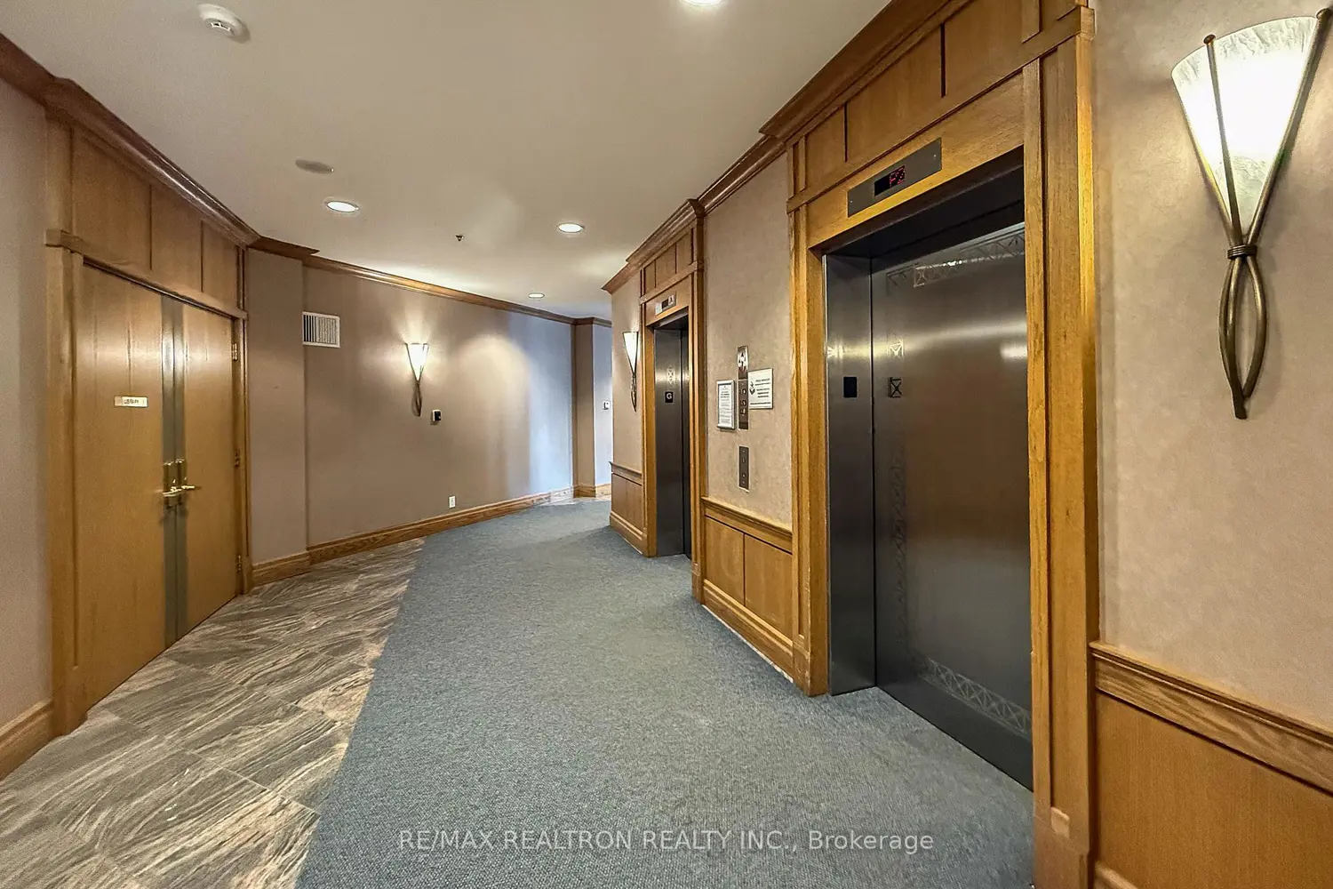 185 Oneida Crescent 505 photo 4