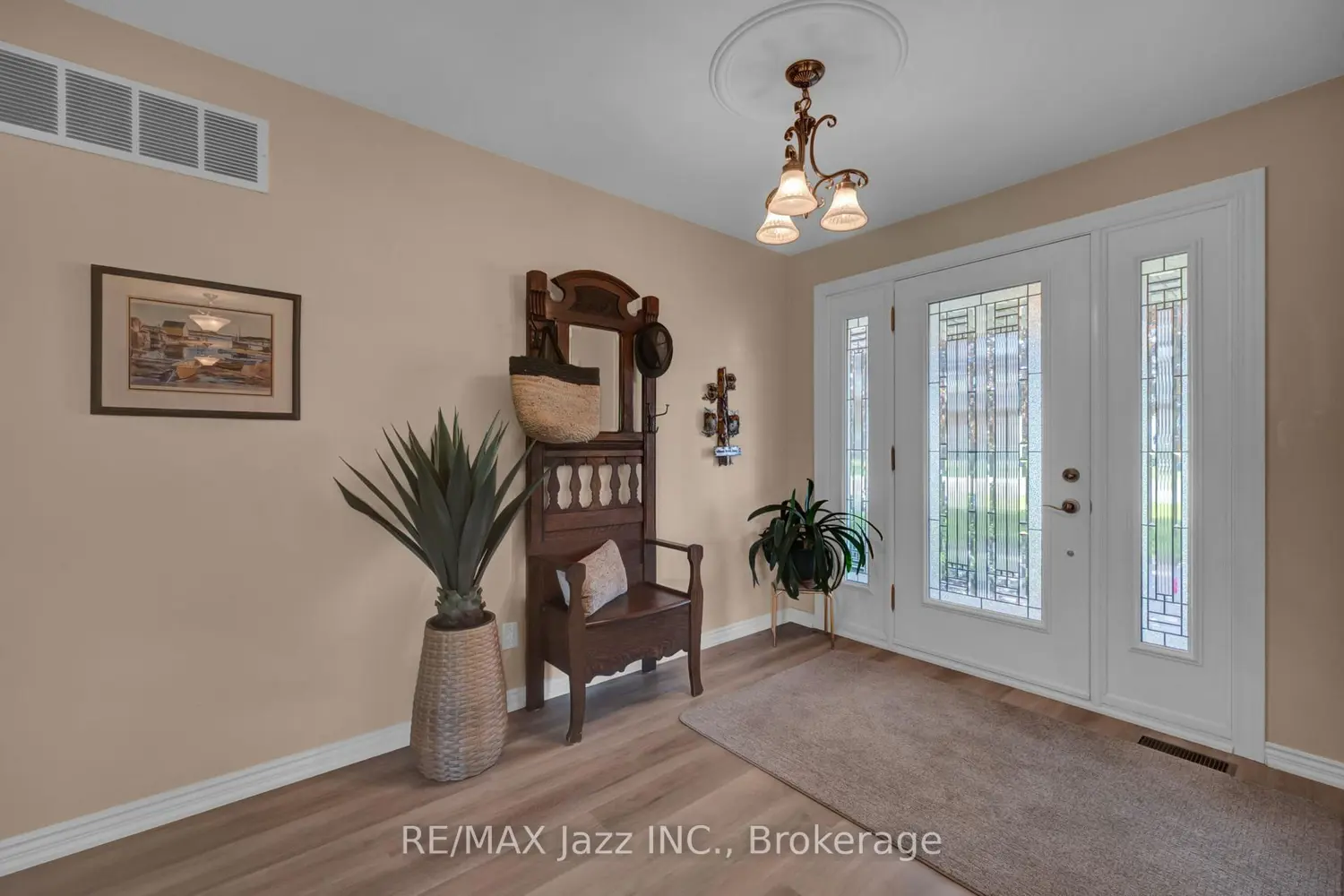 961 Swiss Heights photo 4
