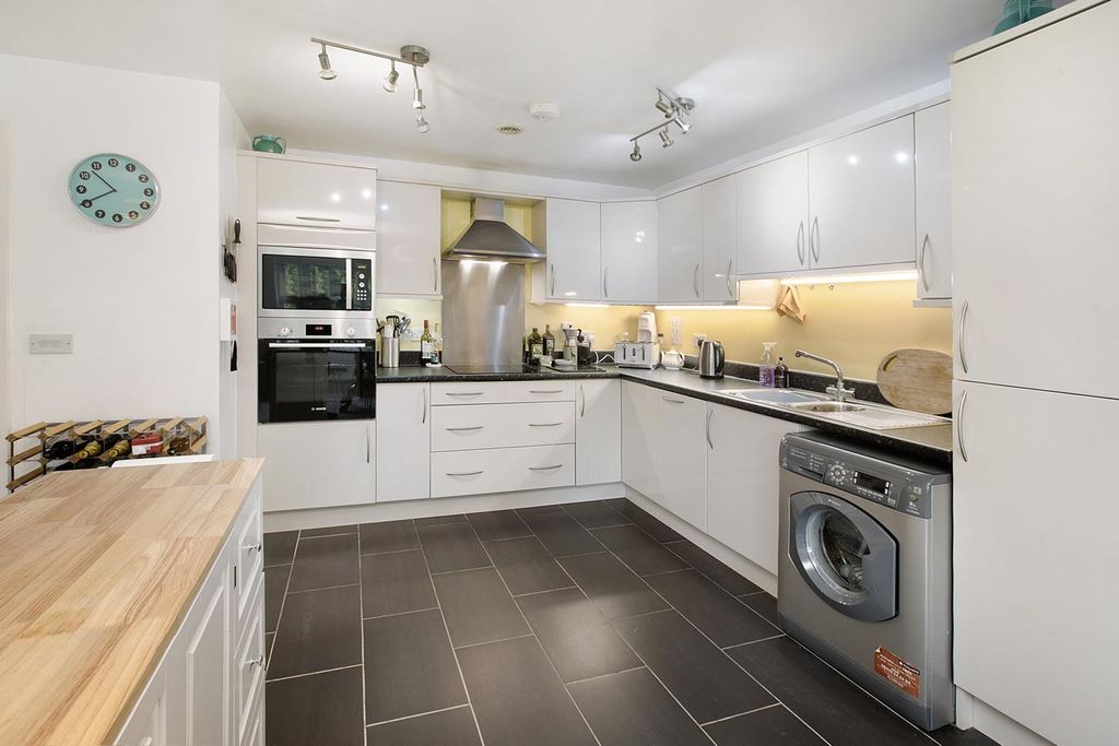 Additional image 6 of 3 bed flat for saleEast Cliff Road, Dawlish EX7