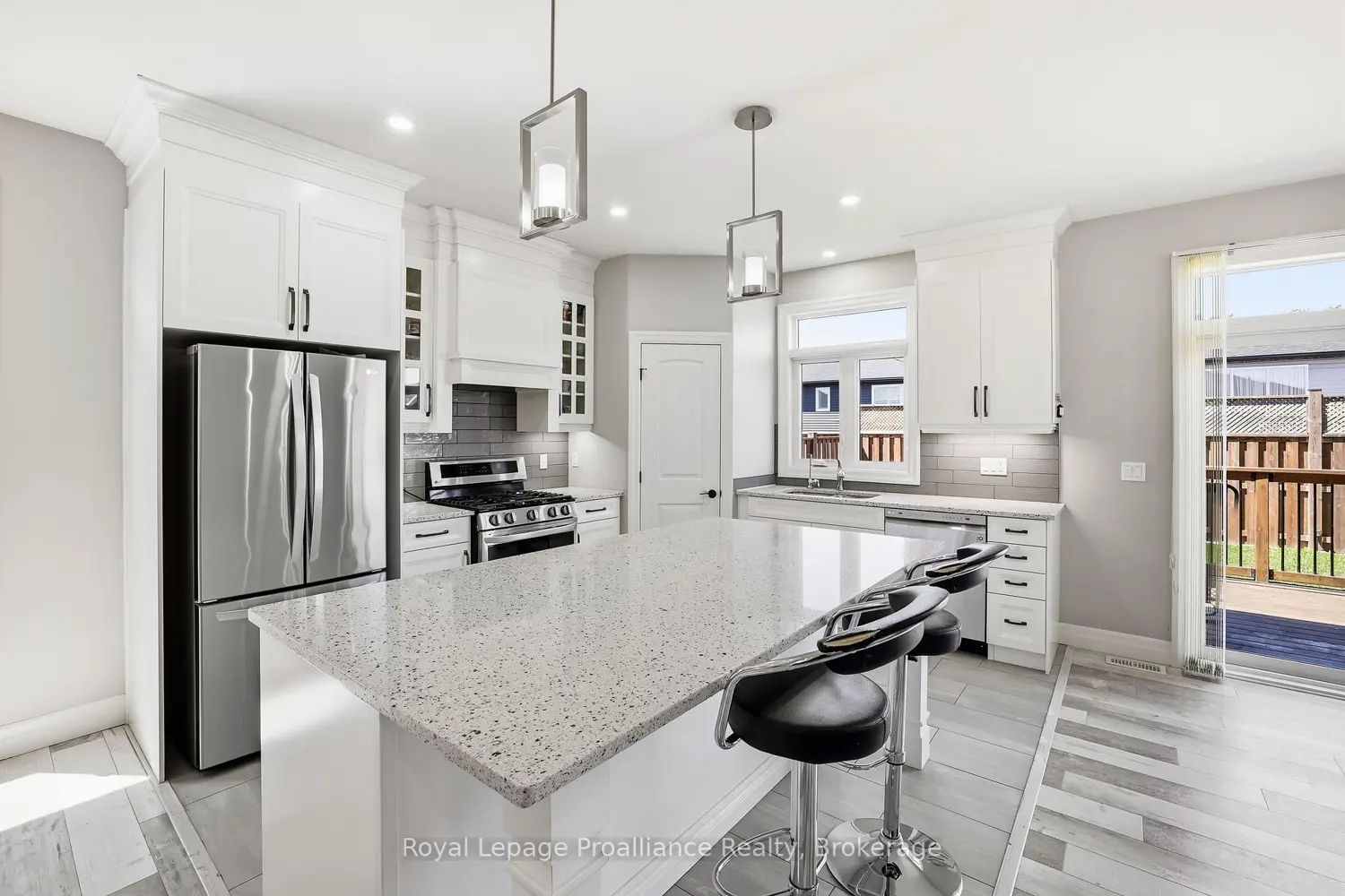 29 Sabrina Avenue photo 5
