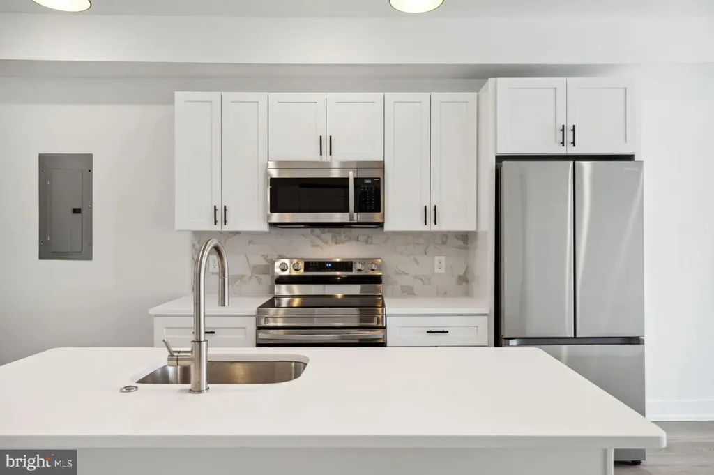 Additional image 11 of 901 Leland St Unit 2B-605, Philadelphia, PA 19130