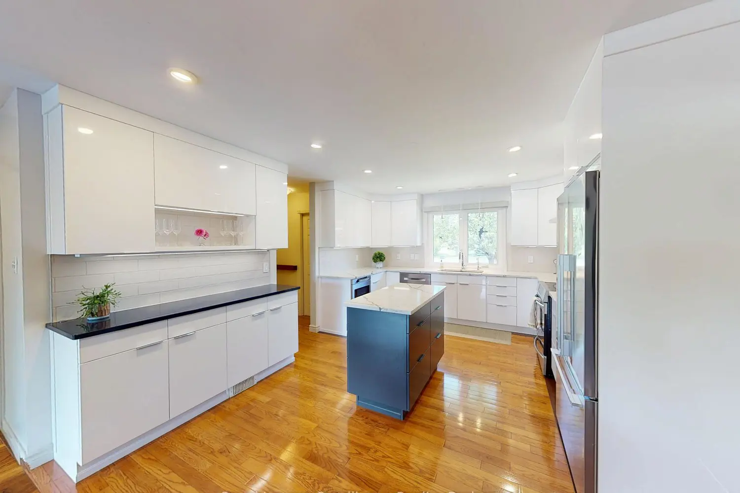 100 Bay Breeze Street photo 4