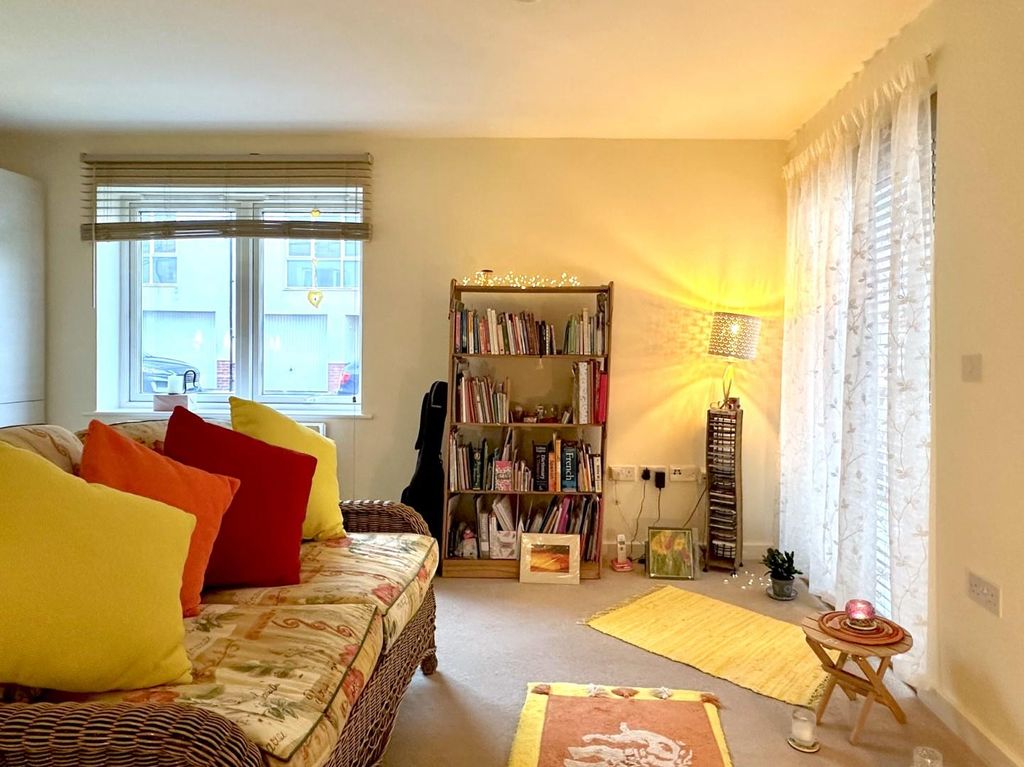 Additional image 13 of 2 bed flat for saleWain Close, Penarth CF64