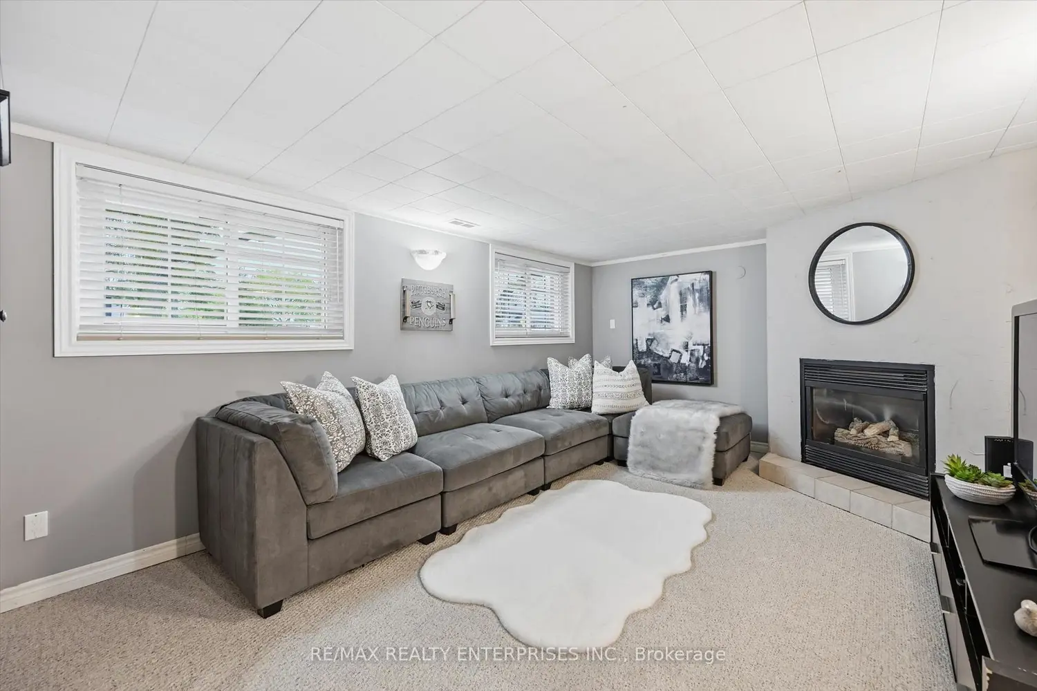 5187 Carousel Court photo 5