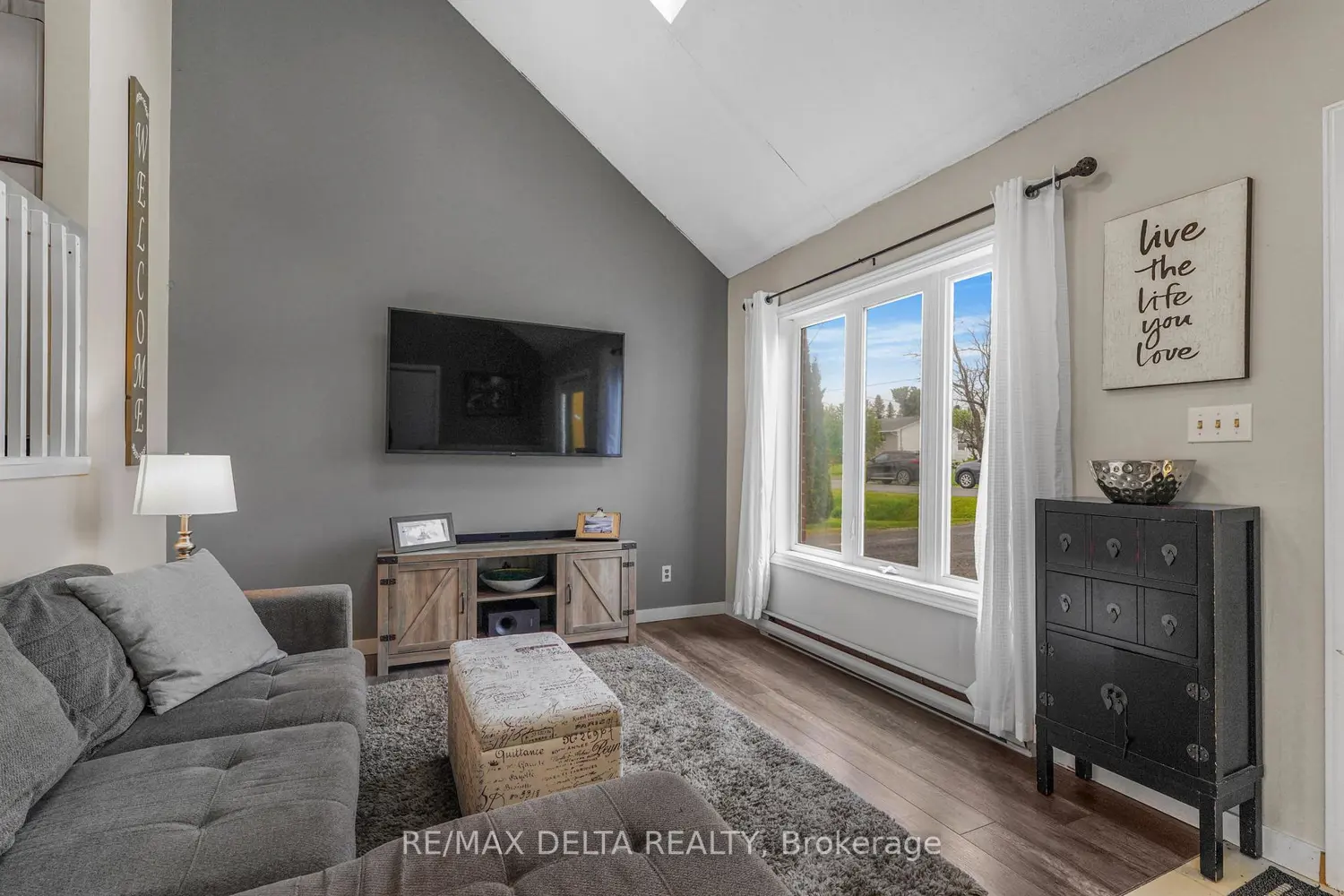 3057 Carriere Street photo 2