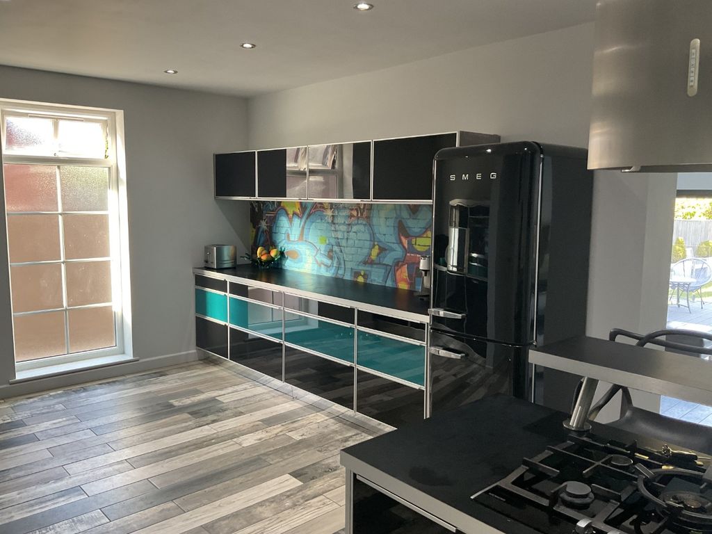 Additional image 5 of 3 bed semi-detached house for saleBullpond Lane, Dunstable LU6