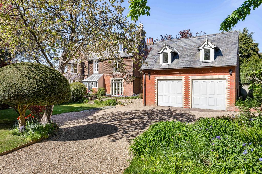 5 bed country house for saleHammerwood Road, Ashurst Wood, East Grinstead RH19