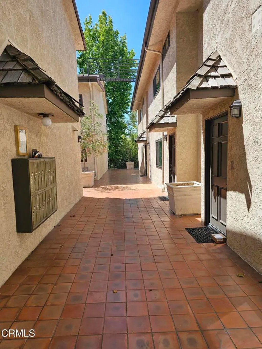 12330 Magnolia Boulevard Unit 106, Valley Village, CA 91607 photo 4