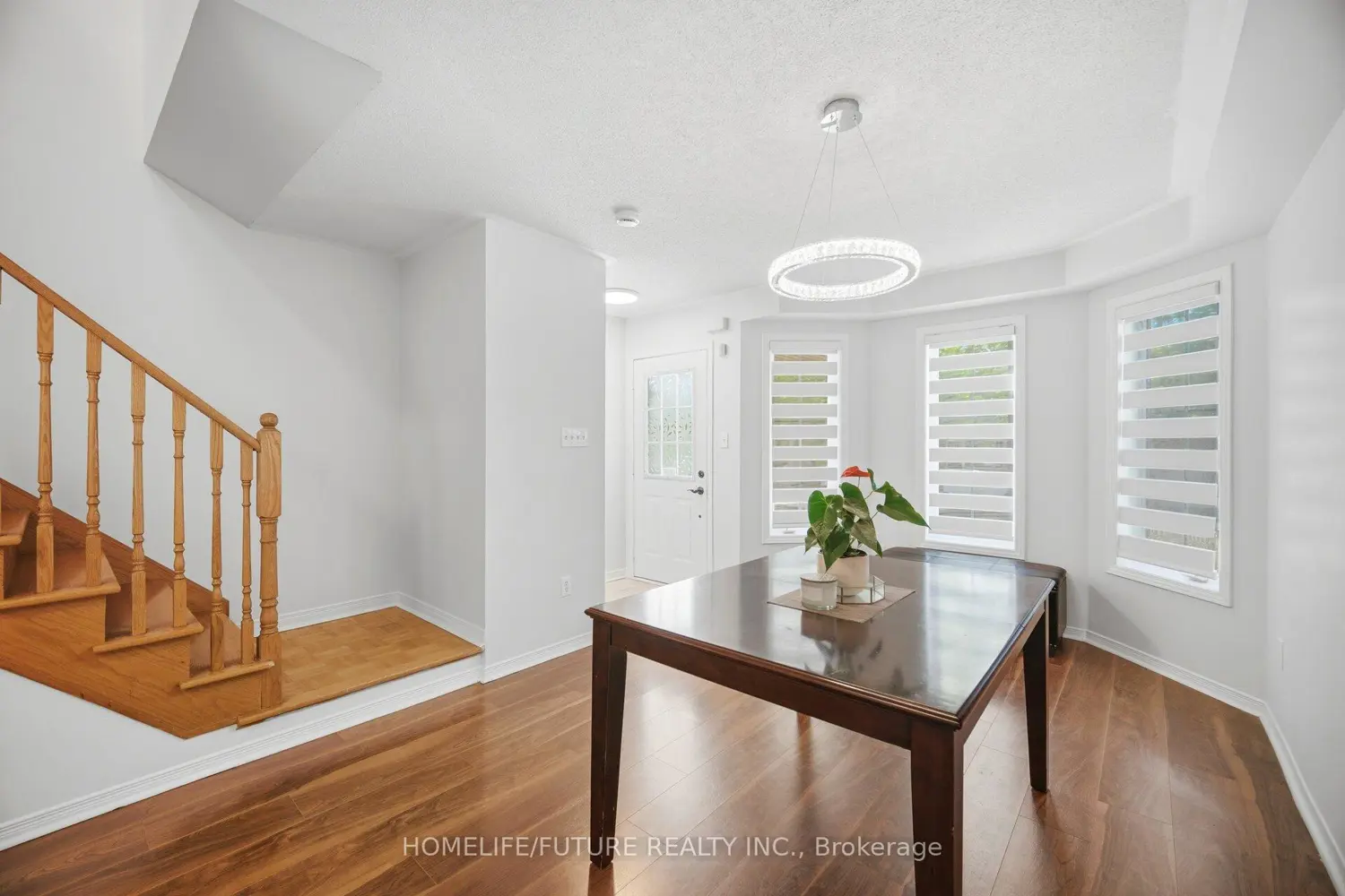32 Laurelhurst Crescent photo 3