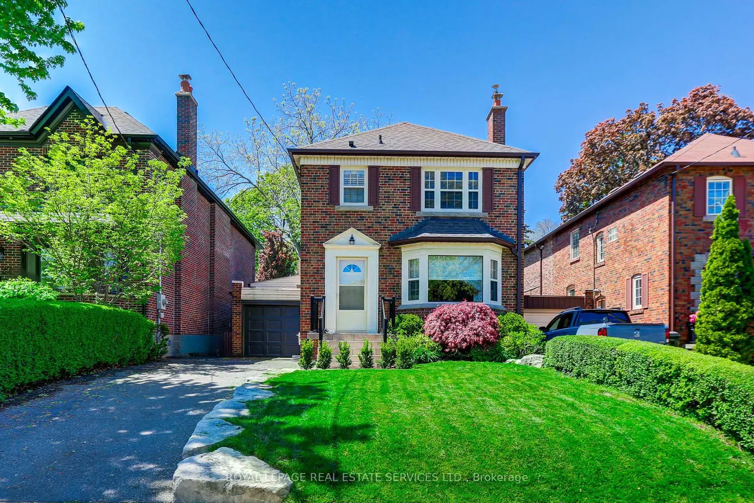24 Tanager Avenue