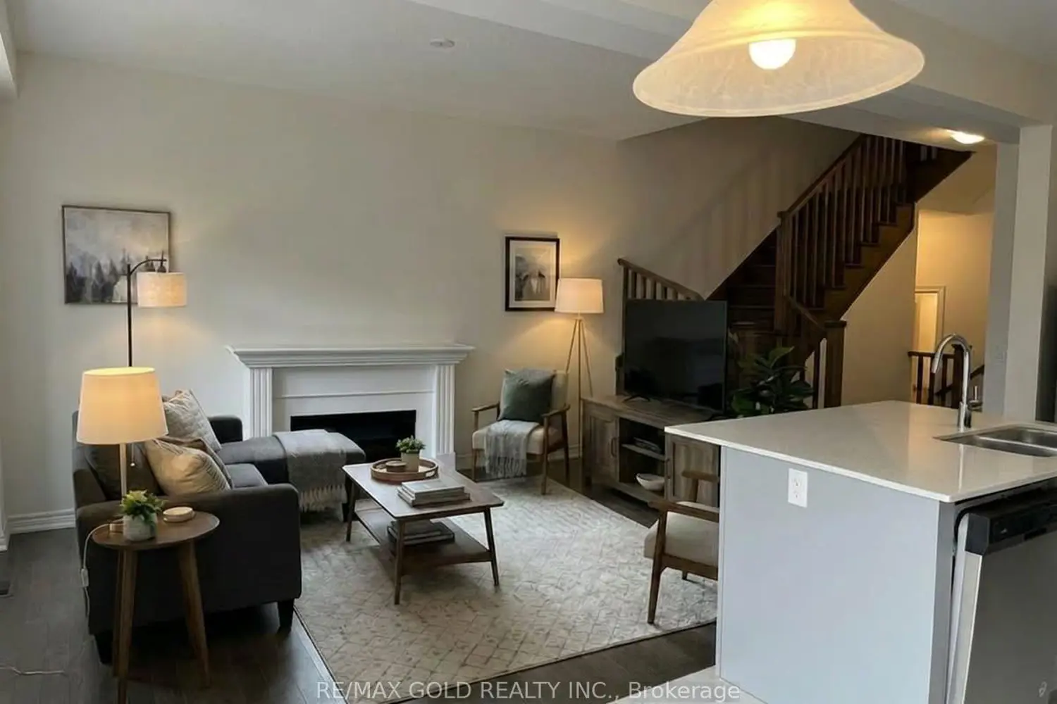 90 Grassbourne Avenue photo 4