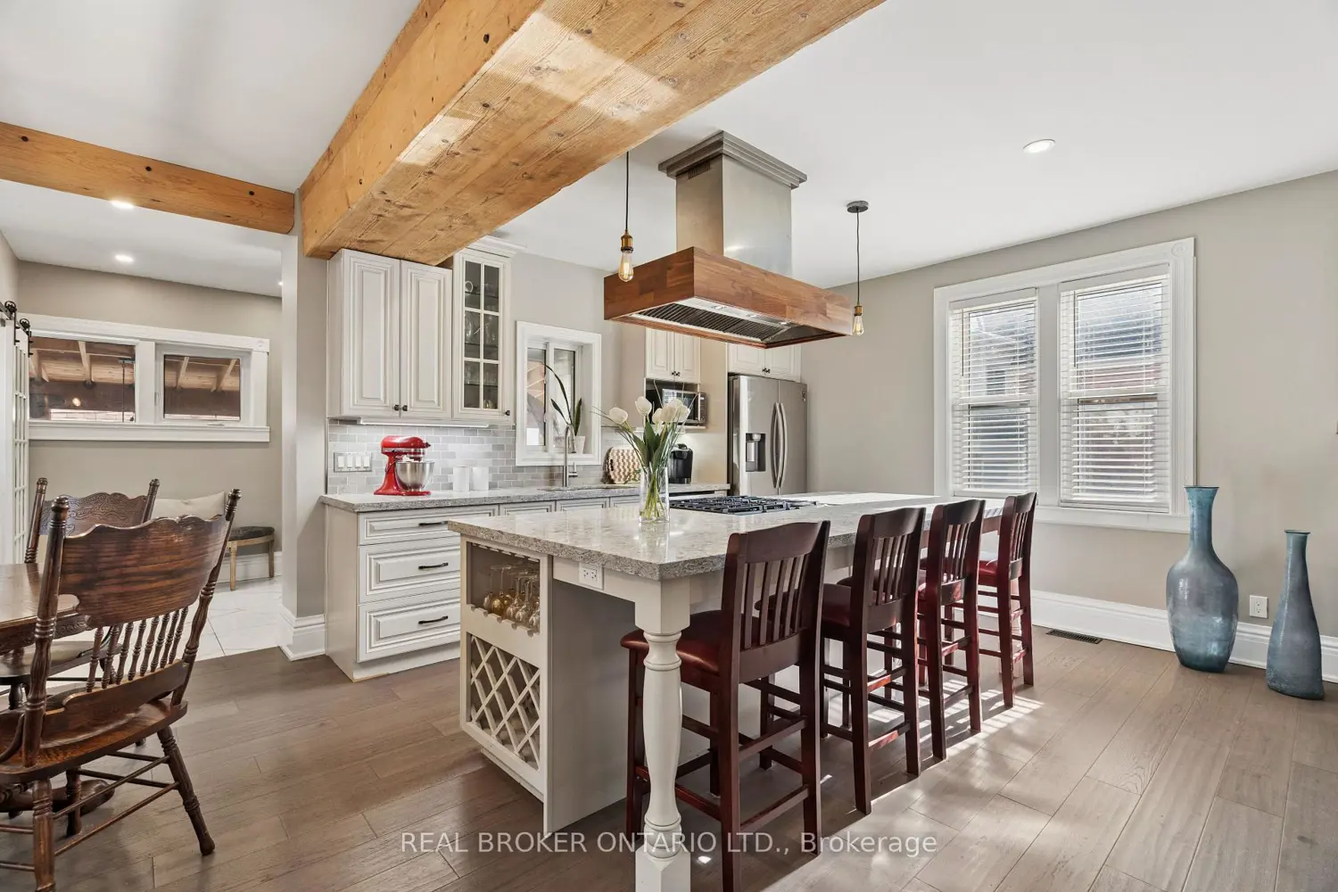 855 Hamilton Street photo 4