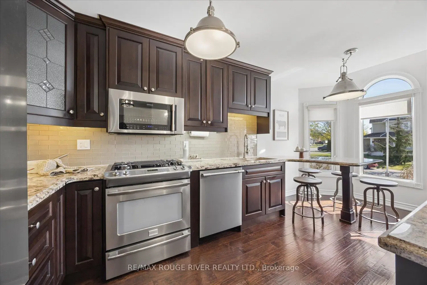 8 Rosemarie Crescent photo 4
