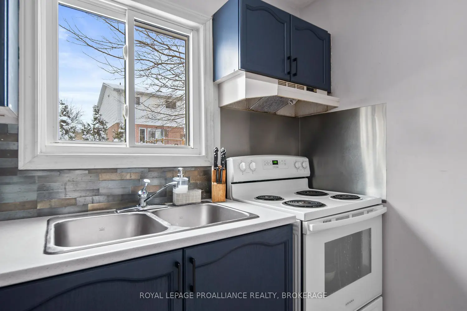 4 Balmoral Court photo 5