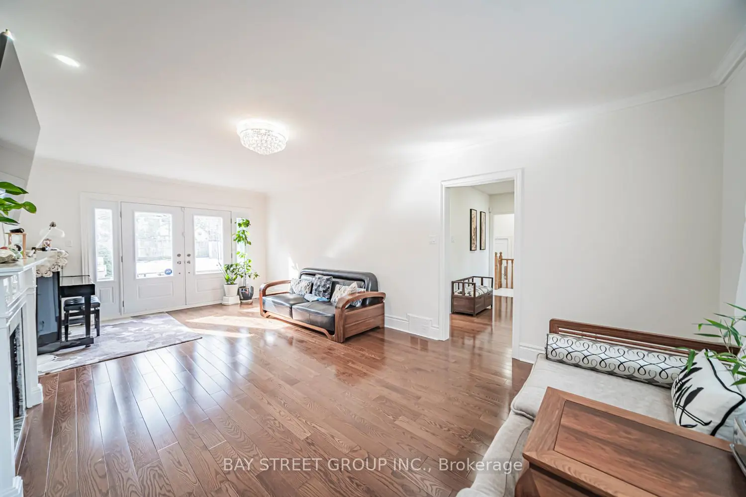 Additional image 6 of 277 Lawrence Avenue