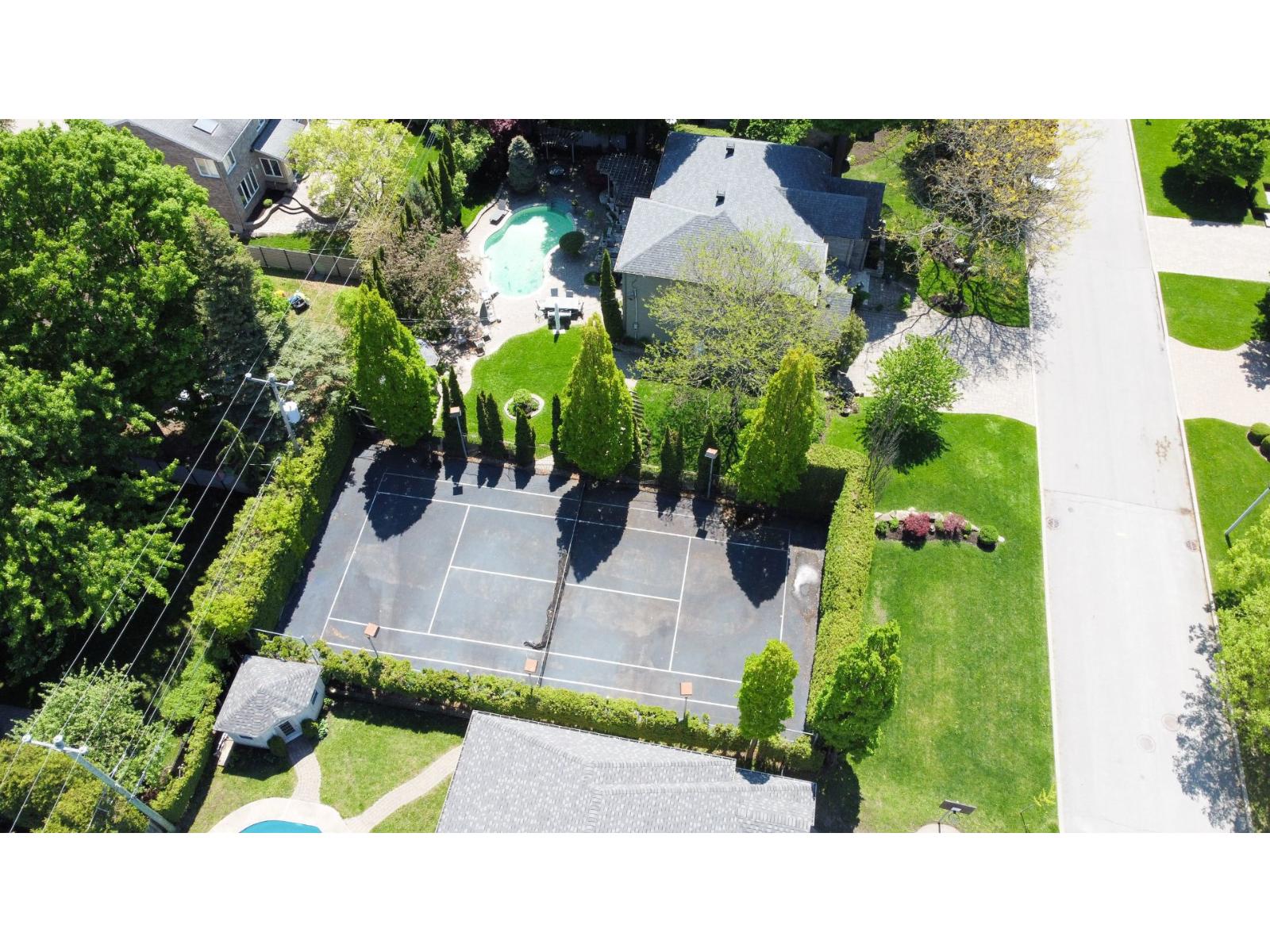 349 Rue James-Shaw