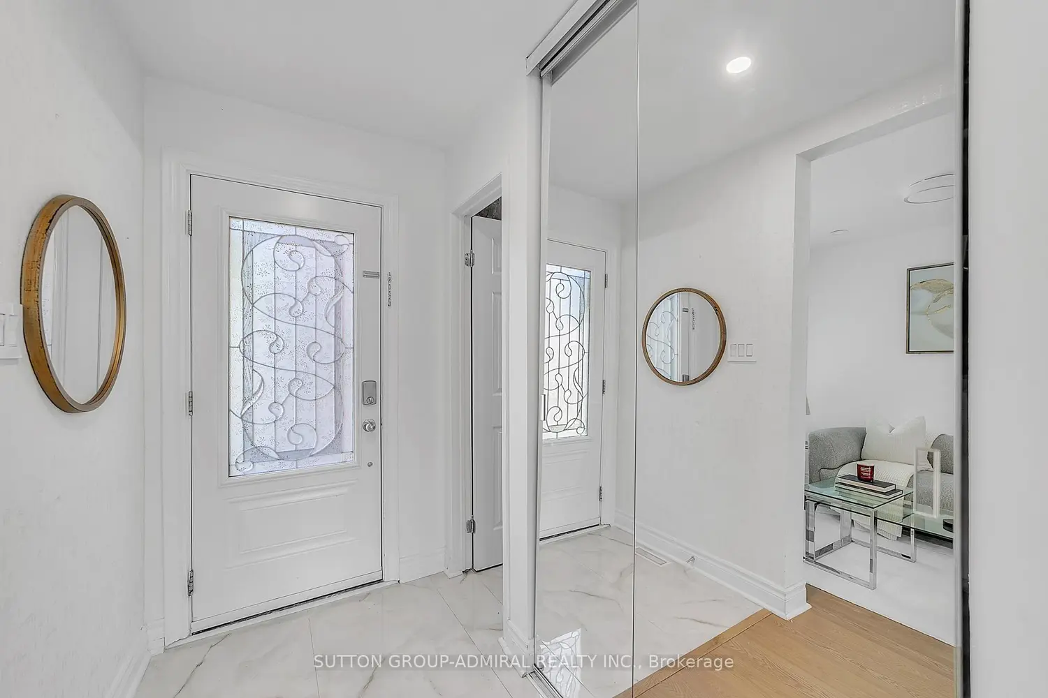 10 Park Lane Circle photo 2