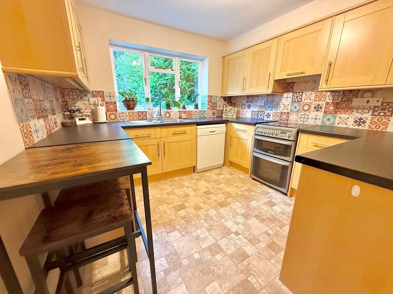Additional image 4 of 6 bed detached house for saleWest Hill, Dunstable LU6