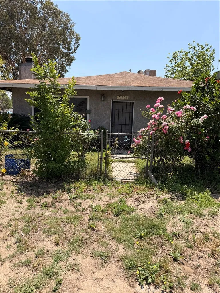 25233 5th St, San Bernardino, CA 92410