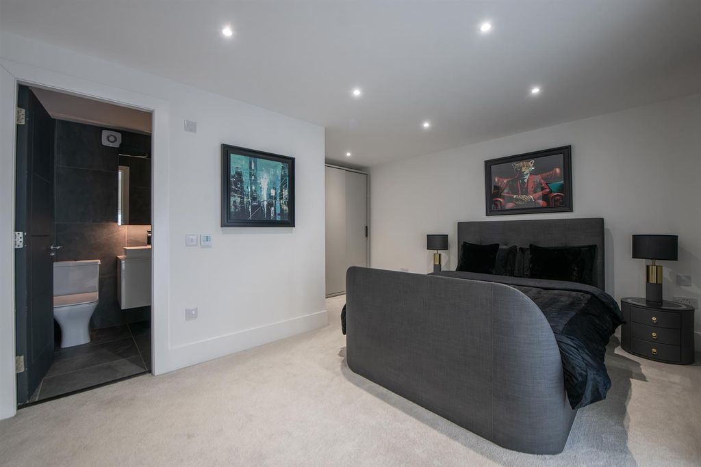 Additional image 15 of 3 bed town house for sale13A West Burnside, Dollar FK14
