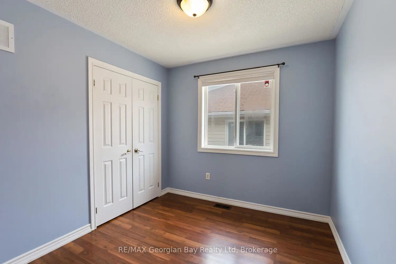 415 Irwin Street photo 5