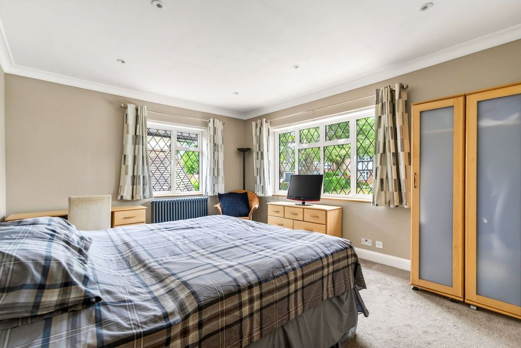 Additional image 24 of 6 bed detached house for saleWalkfield Drive, Epsom KT18
