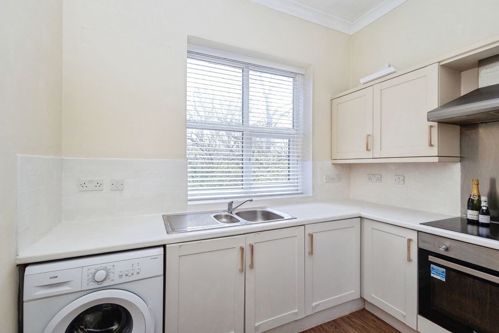 Additional image 8 of 2 bed flat for saleAcres Lane, Stalybridge, Greater Manchester SK15