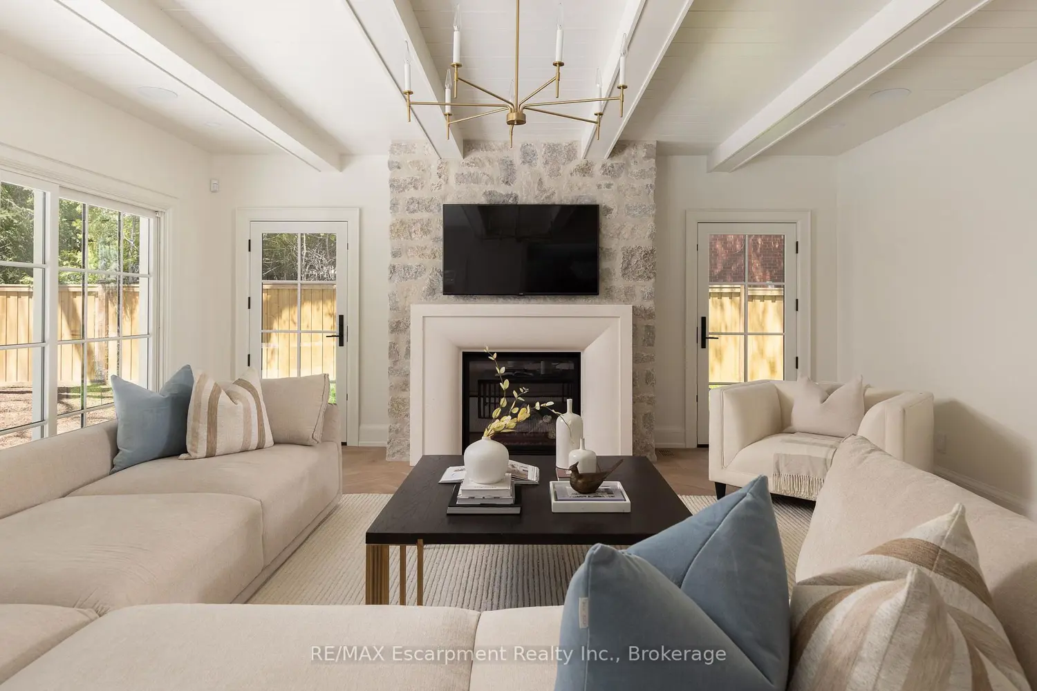 130 Edgecliffe Place photo 3