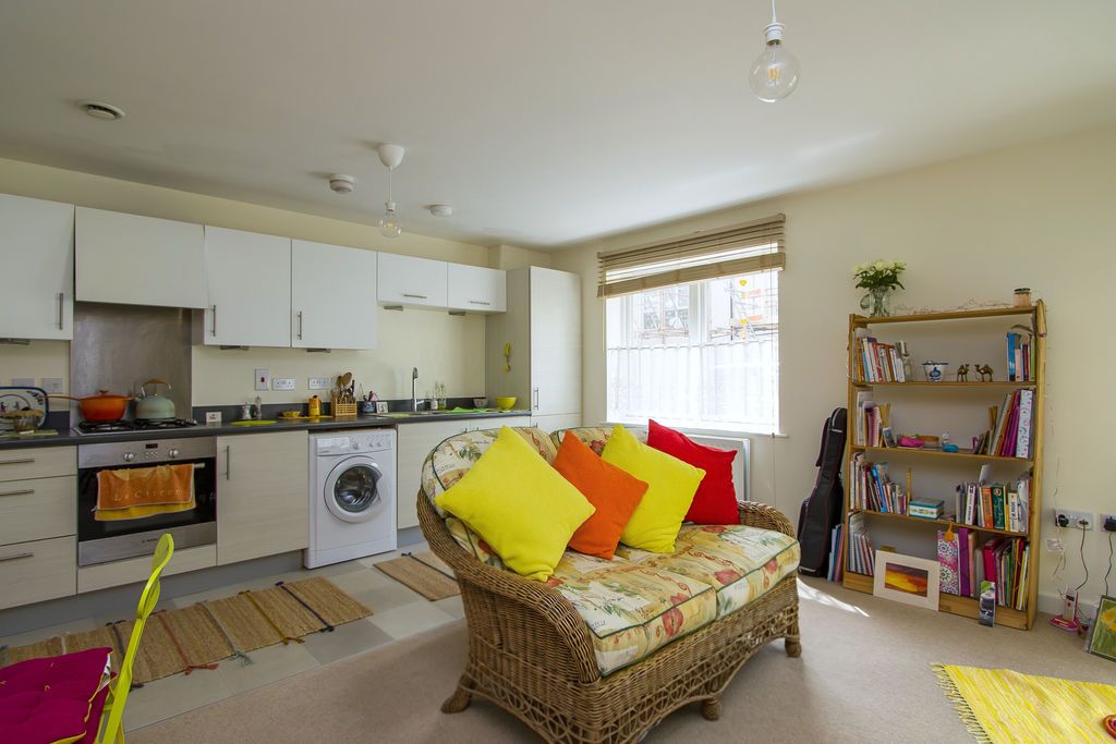 Additional image 2 of 2 bed flat for saleWain Close, Penarth Heights, Penarth CF64