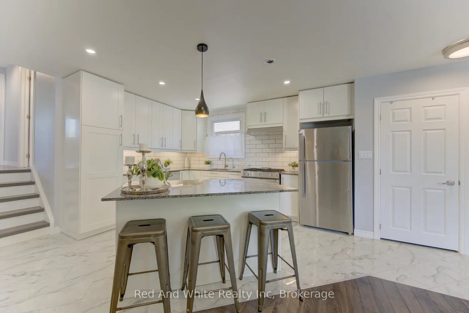 1828 Earlwood Drive photo 3