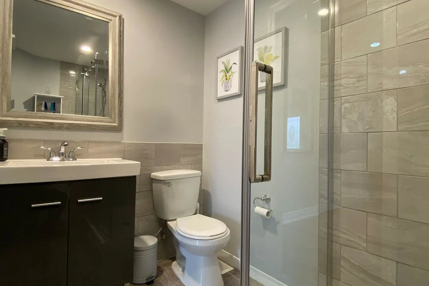 4870 Mapleview Crescent photo 3