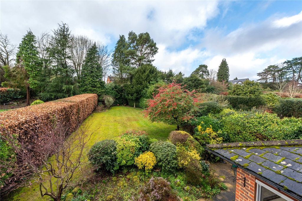 Additional image 8 of 4 bed detached house for saleMilton Avenue, Westcott, Dorking, Surrey RH4