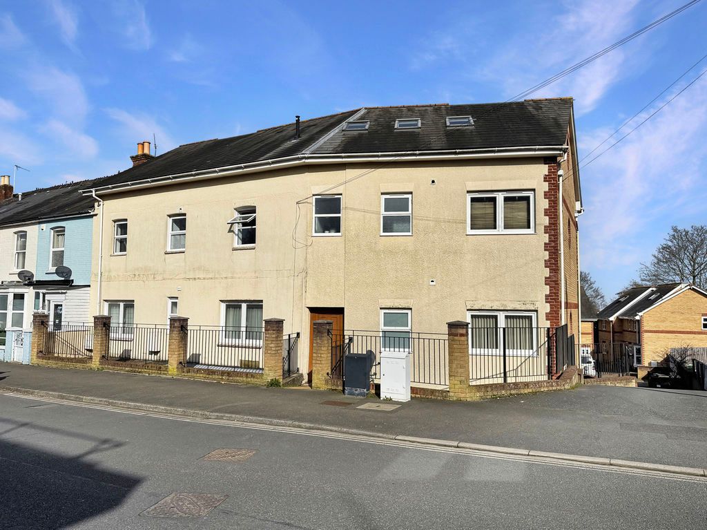 2 bed flat for saleOrchard Place, Cowes PO31