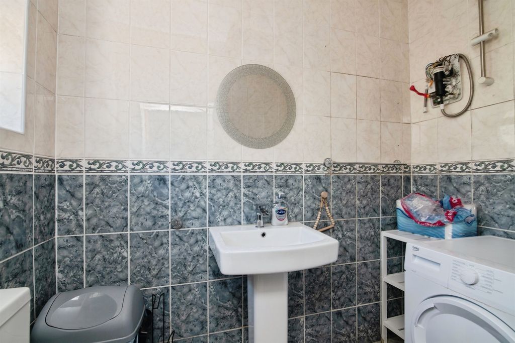 Additional image 19 of 5 bed semi-detached house for saleDixons Green Road, Dudley DY2