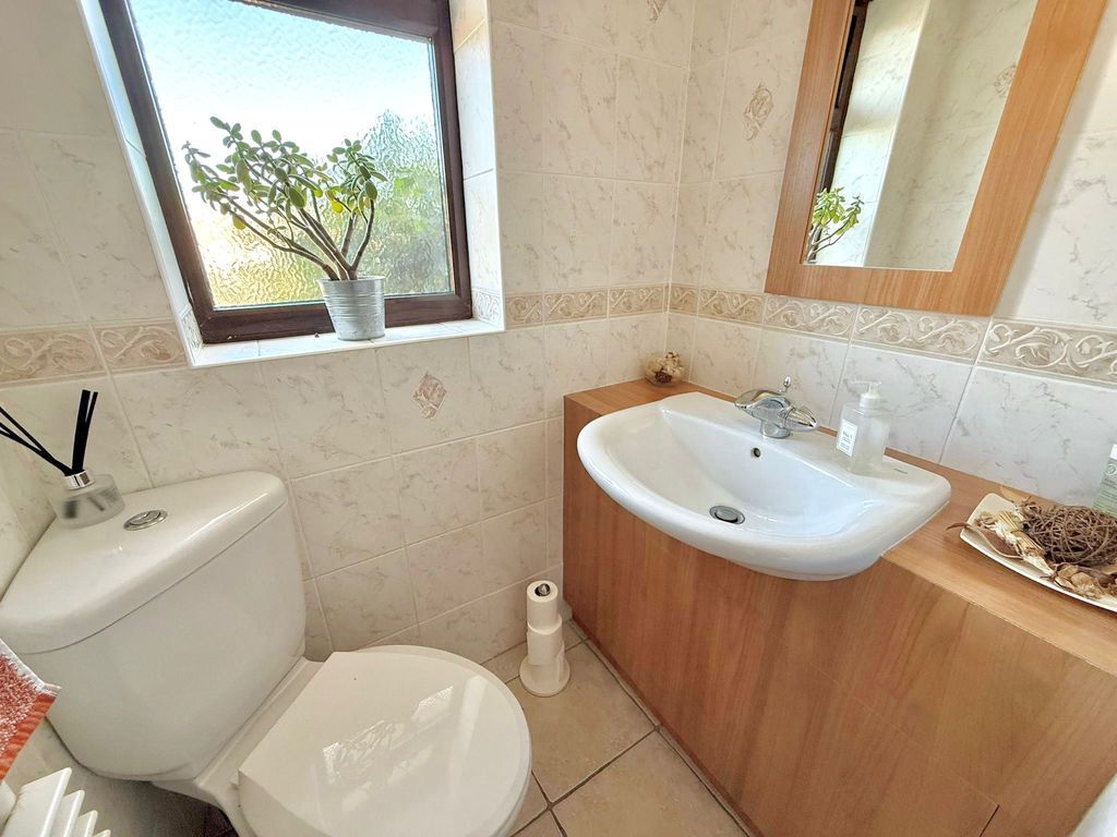 Additional image 9 of 6 bed detached house for saleLowther Road, Dunstable LU6