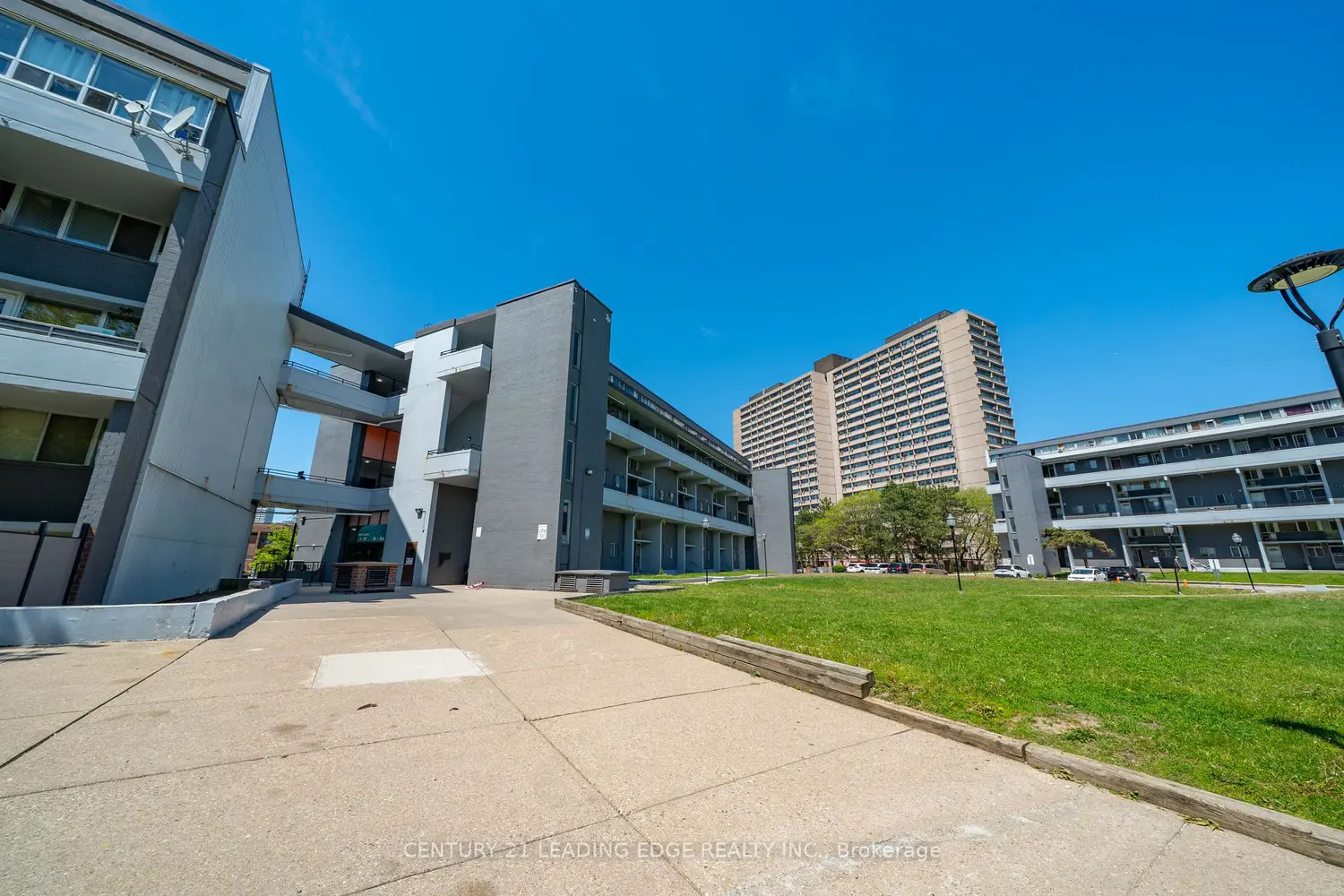 Additional image 3 of 55 Sunny Glenway 307