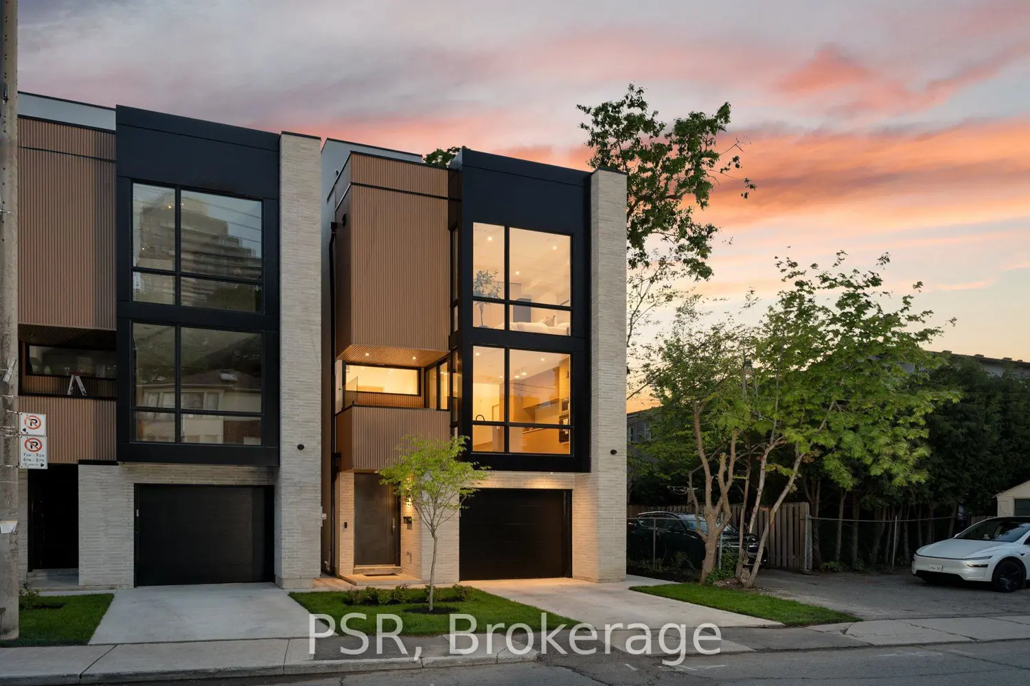 538 Duplex Avenue