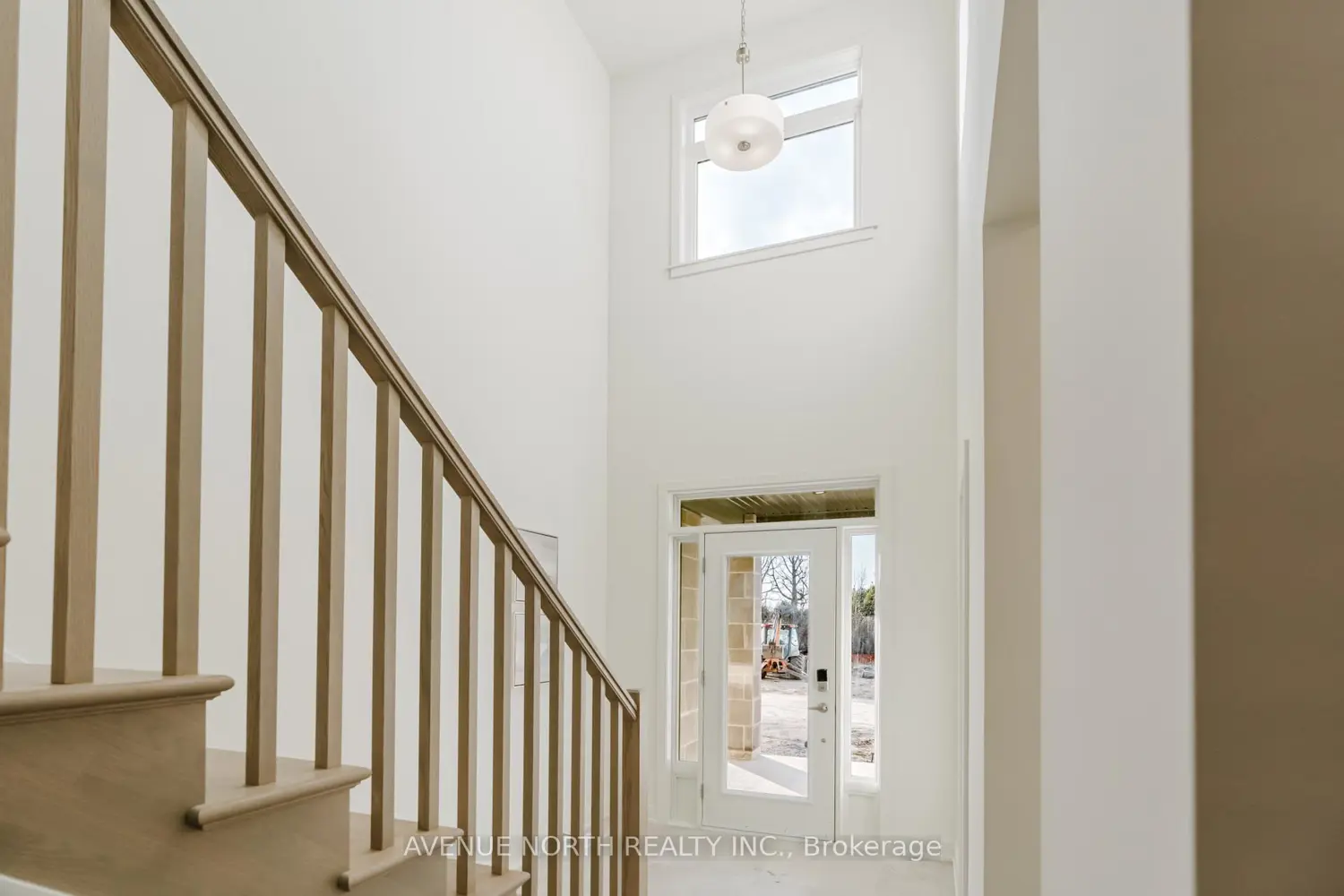 1729 Rotterdam Circle photo 2