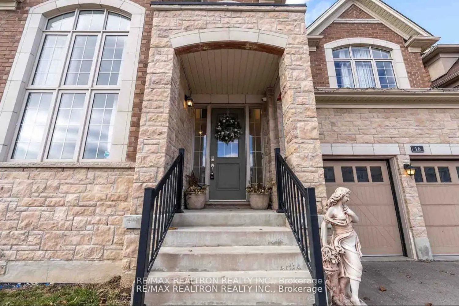 16 Prunella Crescent photo 2