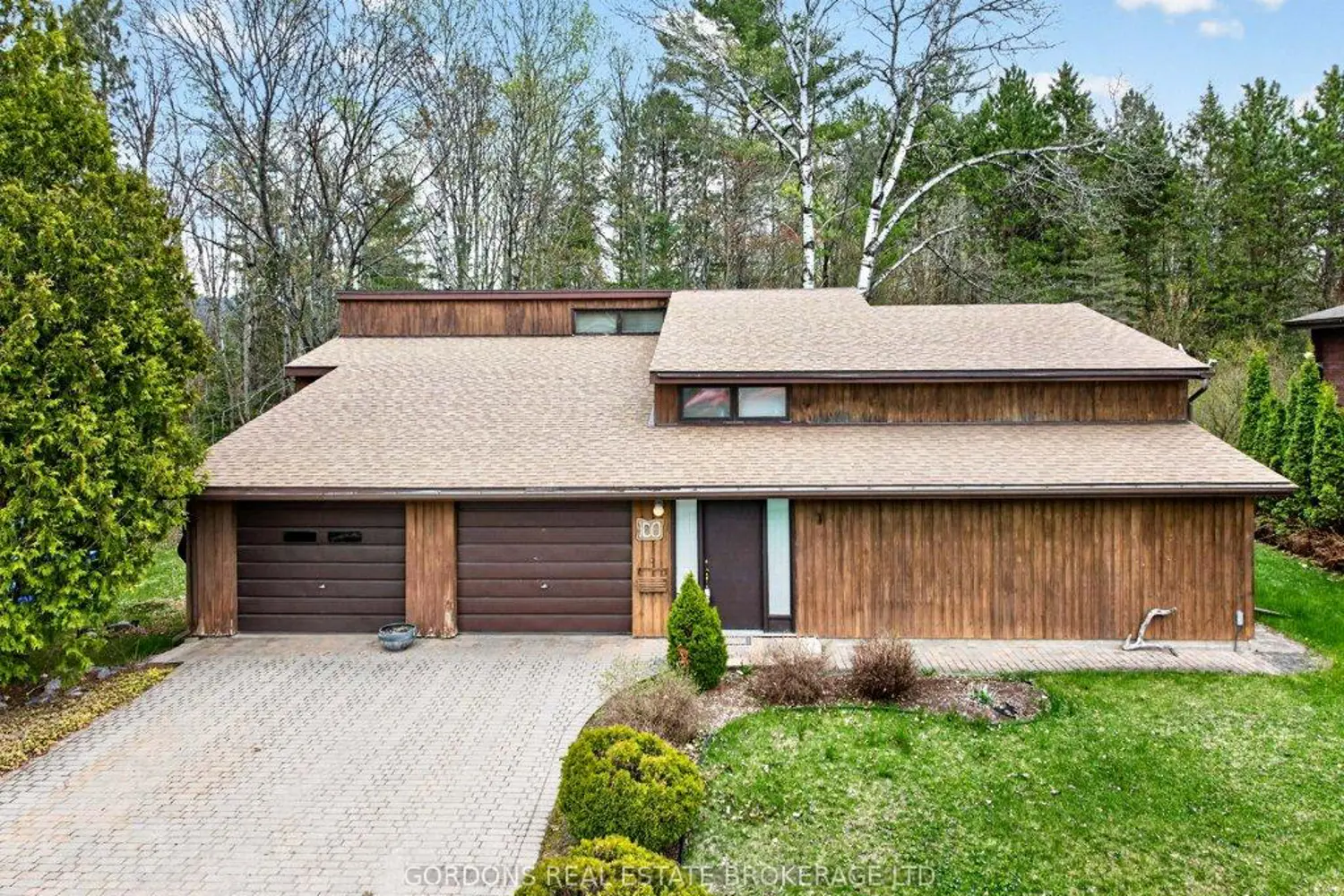 100 Frontenac Crescent