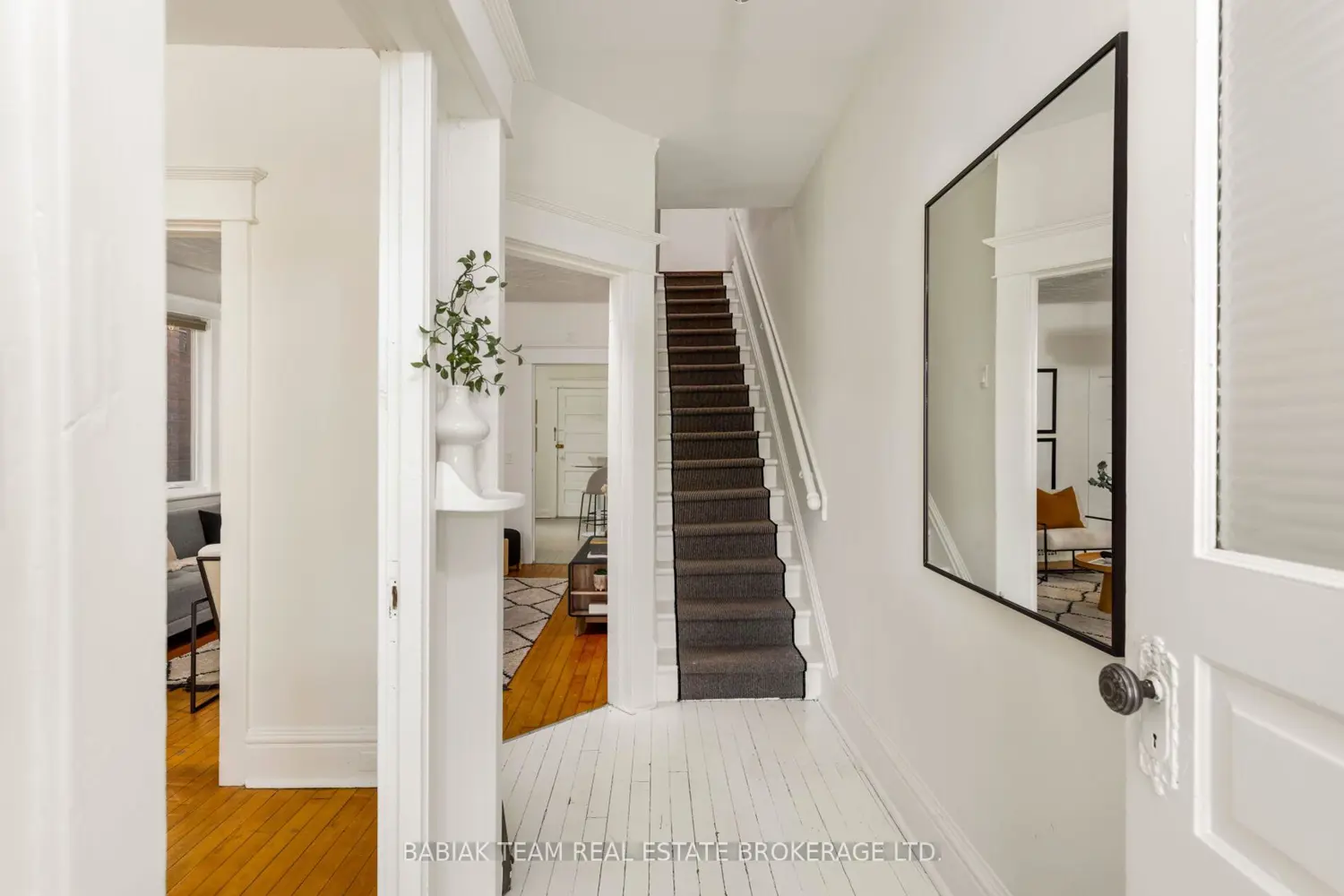 82 Howard Park Avenue