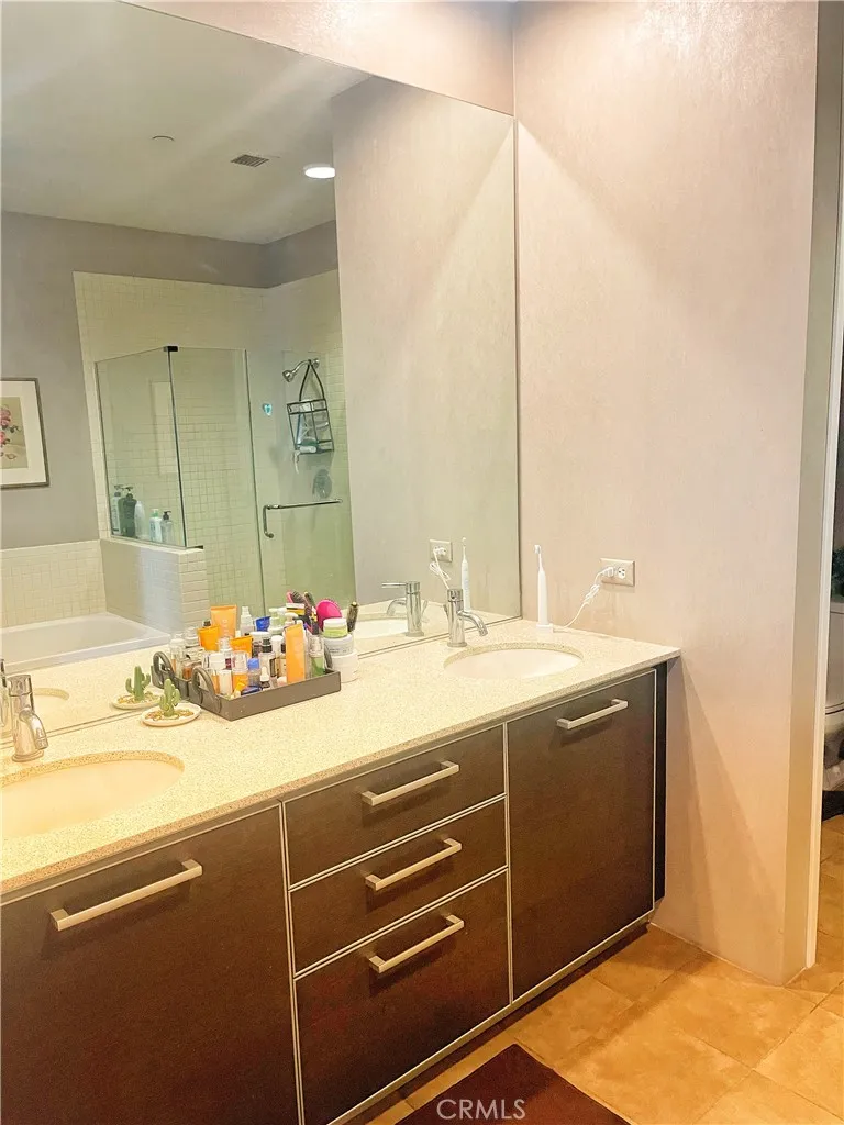 Additional image 53 of 801 S Grand Ave, Los Angeles, CA 90017