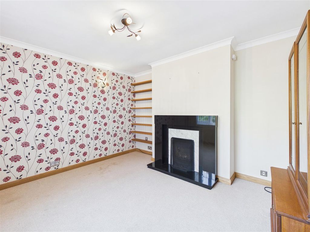 Additional image 4 of 4 bed semi-detached house for saleGosforth Crescent, Dronfield S18