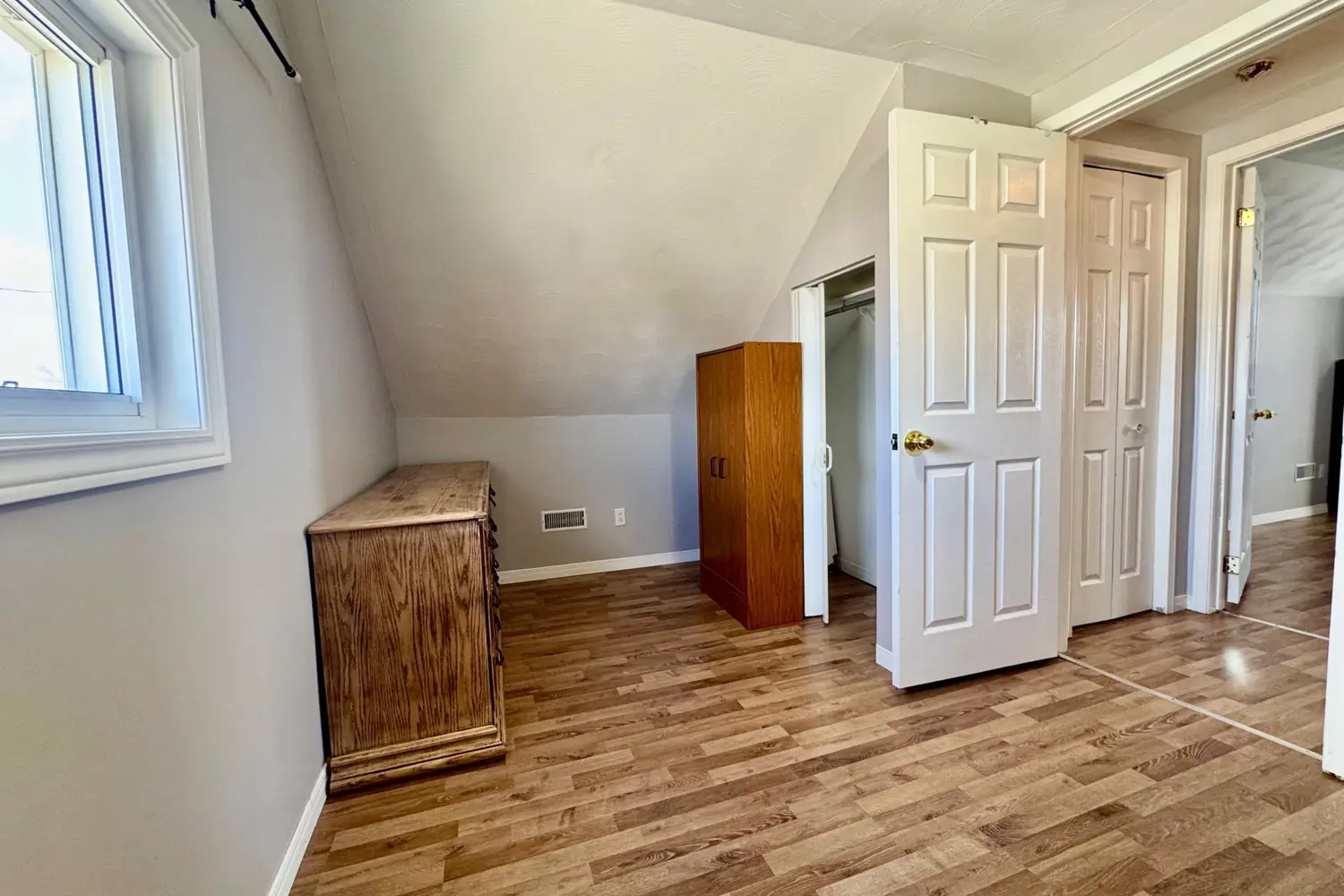 Additional image 7 of 7 Borden Avenue