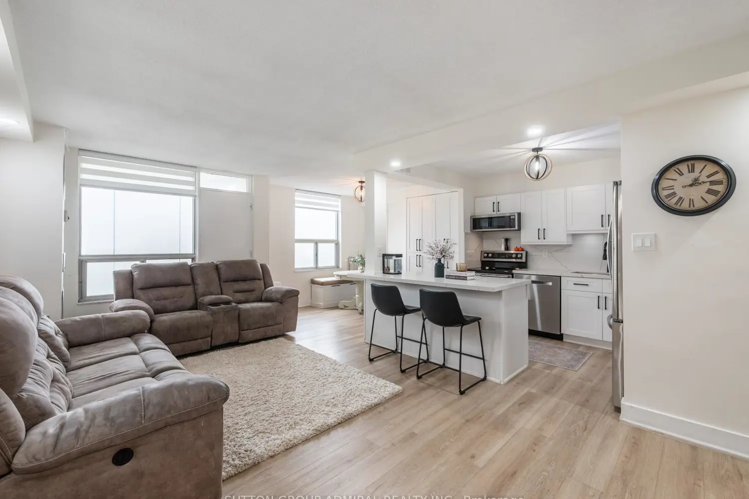 20 Edgecliff Golfway 1603