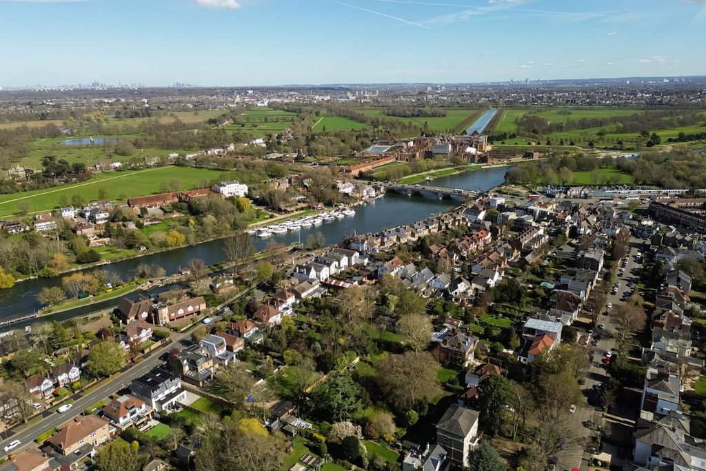 Additional image 15 of 4 bed semi-detached house for saleHurst Road, East Molesey, Surrey KT8